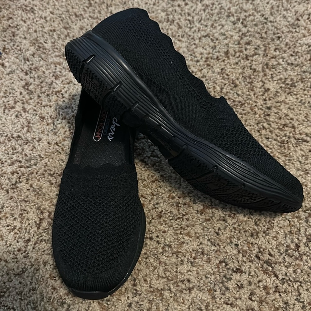 Skechers Air Cooled Memory Foam Womens size 8 slip on dress shoes